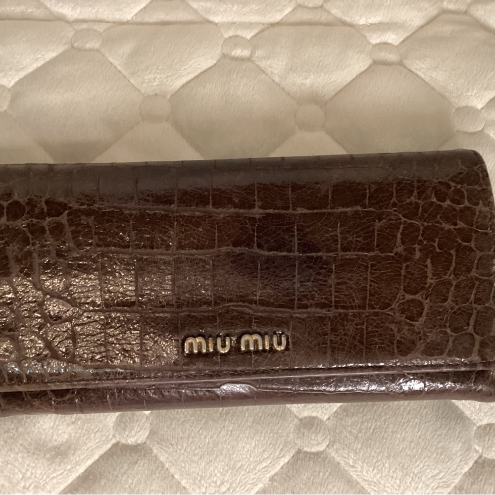 Miu Miu authentic wallet in brown alligator embossed leather - Picture 10 of 14